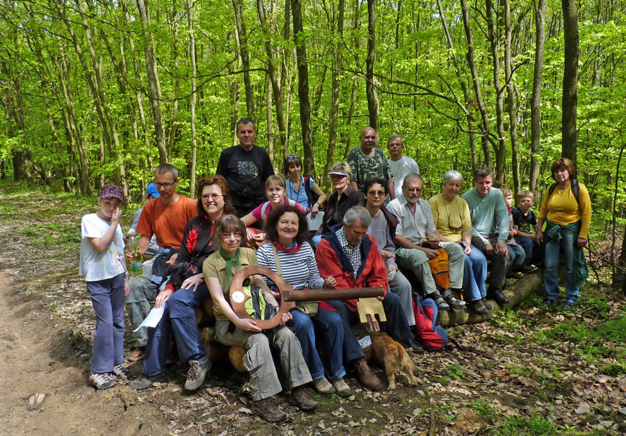účastnící vydařené akce Otvírání lesa s Gamlekótkem ze Štatlu